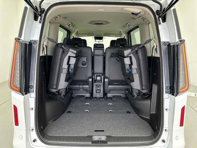 日産 セレナ e－パワー ハイウェイスター V 愛知県 2025(令7)年 0.1千km ホワイト 登録済未使用車/12.3インチ日産コネクトナビ/・フルセグ/・Bluetooth/・Applecarplay/・androidauto/前後ドライブレコーダー/インテリジェント アラウンドビューモニター/ビルトインETC2.0/インテリジェントルームミラー/ワイヤレス充電器/アダプティブLEDヘッドライト/プロパイロット/インテリジェントエマージェンシーブレーキ/インテリジェントクルーズコントロール/先行車発信おしらせ/標識検知/車線維持支援/車線逸脱防止支援/電動パーキングブレーキ