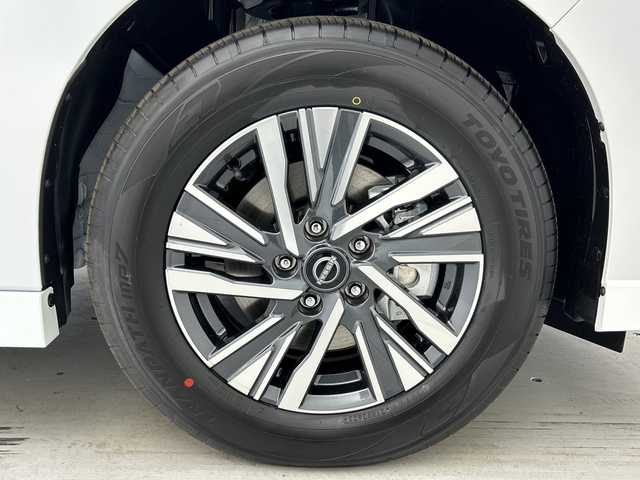 日産 セレナ e－パワー ハイウェイスター V 愛知県 2025(令7)年 0.1千km ホワイト 登録済未使用車/12.3インチ日産コネクトナビ/・フルセグ/・Bluetooth/・Applecarplay/・androidauto/前後ドライブレコーダー/インテリジェント アラウンドビューモニター/ビルトインETC2.0/インテリジェントルームミラー/ワイヤレス充電器/アダプティブLEDヘッドライト/プロパイロット/インテリジェントエマージェンシーブレーキ/インテリジェントクルーズコントロール/先行車発信おしらせ/標識検知/車線維持支援/車線逸脱防止支援/電動パーキングブレーキ