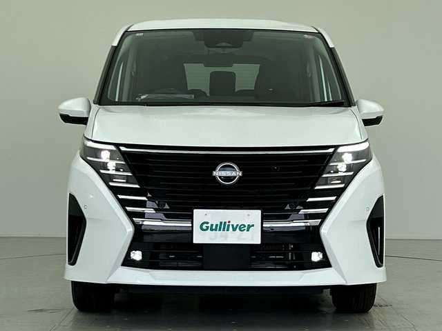 日産 セレナ e－パワー ハイウェイスター V 愛知県 2025(令7)年 0.1千km ホワイト 登録済未使用車/12.3インチ日産コネクトナビ/・フルセグ/・Bluetooth/・Applecarplay/・androidauto/前後ドライブレコーダー/インテリジェント アラウンドビューモニター/ビルトインETC2.0/インテリジェントルームミラー/ワイヤレス充電器/アダプティブLEDヘッドライト/プロパイロット/インテリジェントエマージェンシーブレーキ/インテリジェントクルーズコントロール/先行車発信おしらせ/標識検知/車線維持支援/車線逸脱防止支援/電動パーキングブレーキ