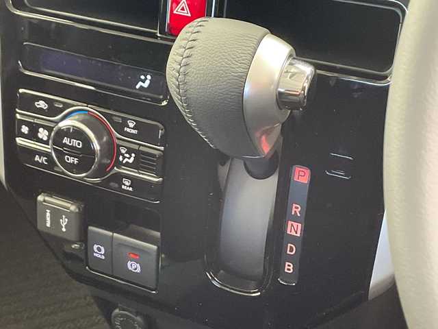 トヨタ ルーミー カスタムG－T 千葉県 2025(令7)年 0.1千km ブラックマイカメタリック/パールホワイト2トーン スマートアシスト/衝突回避支援ブレーキ機能/衝突警報機能/車線逸脱警報機能/誤発進抑制制御機能/先行車発進お知らせ機能/前後コーナーセンサー/標識認識機能(進入禁止)/アダプティブドライビングビーム/全車速追従機能付アダプティブクルーズコントロール/前後ソナー/純正ディスプレイオーディオ/　Bluetooth/AppleCarplay/AndroidAuto/AM/FM/フルセグTV/バックカメラ/両側パワースライドドア/純正15インチAW/純正フロアマット/オートライト/LEDヘッドライト/フォグランプ/電子パーキング/オートブレーキホールド/後席ロールサンシェイド/プッシュスタート/スマートキー