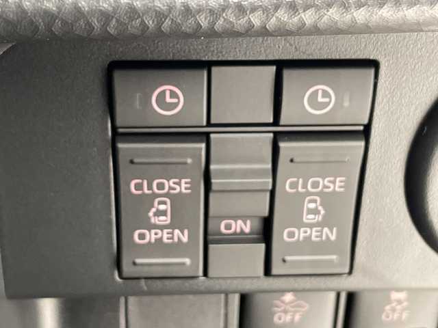 トヨタ ルーミー カスタムG－T 千葉県 2025(令7)年 0.1千km ブラックマイカメタリック/パールホワイト2トーン スマートアシスト/衝突回避支援ブレーキ機能/衝突警報機能/車線逸脱警報機能/誤発進抑制制御機能/先行車発進お知らせ機能/前後コーナーセンサー/標識認識機能(進入禁止)/アダプティブドライビングビーム/全車速追従機能付アダプティブクルーズコントロール/前後ソナー/純正ディスプレイオーディオ/　Bluetooth/AppleCarplay/AndroidAuto/AM/FM/フルセグTV/バックカメラ/両側パワースライドドア/純正15インチAW/純正フロアマット/オートライト/LEDヘッドライト/フォグランプ/電子パーキング/オートブレーキホールド/後席ロールサンシェイド/プッシュスタート/スマートキー