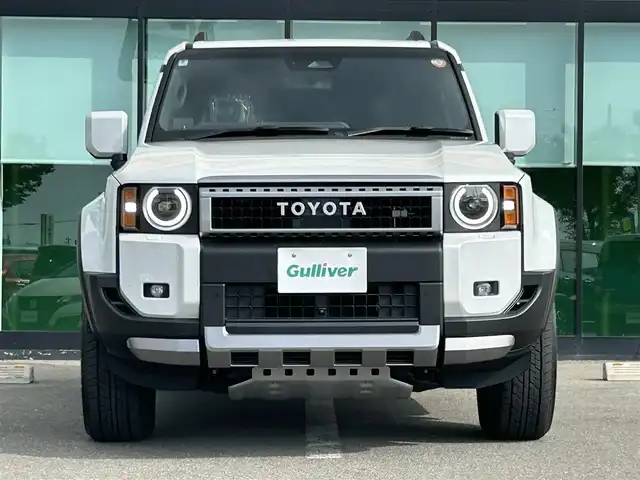 トヨタ ランドクルーザー ２５０ VX 和歌山県 2024(令6)年 0.9万km プラチナホワイトパールマイカ ワンオーナー/純正12.3インチナビ/フルセグTV/Bluetooth/USB/HDMI/全周囲カメラ/ビルトインETC2.0/デジタルインナーミラー/サンルーフ/トヨタセーフティセンス/BSM/レーダークルーズコントロール/クリアランスソナー/パワーバックドア/革巻きステアリング/ステアリングスイッチ/レザーシート/運転席パワーシート/シートメモリー/前席シートヒーター/前席シートベンチレーション/丸目LEDヘッドライト/フォグランプ/オートライト/プッシュスタート/スマートキー/スペアキー/取扱説明書