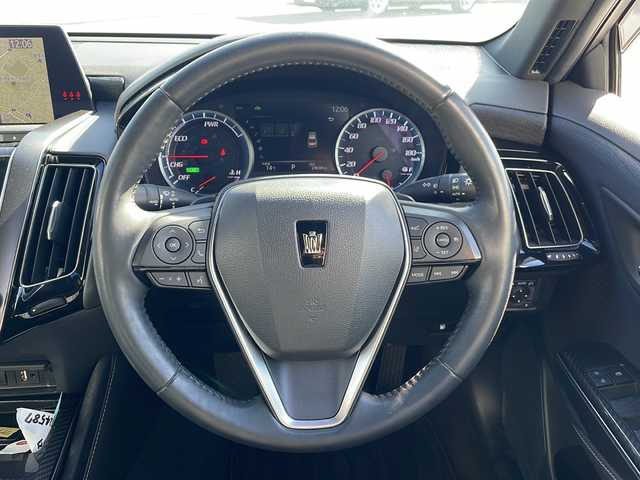 トヨタ クラウン ハイブリッド RS 三重県 2018(平30)年 2.5万km ホワイトパールクリスタルシャイン 禁煙/ワンオーナー/純正ナビ/バックカメラ/前後ドラレコ/ETＣ/ＢＳＭ/ＨＵＤ/ＡＣＣ/ＡＣ100Ｖ/ＵＳＢ給電/前後クリアランスソナー/リアクロストラフィックアラート/プリクラッシュ/ステアヒーター/シートヒーター/パワーシート/チルトテレスコピック/革巻きステアリング/ステアリングスイッチ/パドルシフト/ＬＥＤオートライト/ＬＥＤフォグ/オートリトラウィンカーミラー/スマートエントリーセット/セーフティーパッケージ