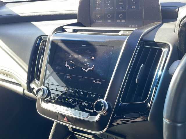 トヨタ クラウン ハイブリッド RS 三重県 2018(平30)年 2.5万km ホワイトパールクリスタルシャイン 禁煙/ワンオーナー/純正ナビ/バックカメラ/前後ドラレコ/ETＣ/ＢＳＭ/ＨＵＤ/ＡＣＣ/ＡＣ100Ｖ/ＵＳＢ給電/前後クリアランスソナー/リアクロストラフィックアラート/プリクラッシュ/ステアヒーター/シートヒーター/パワーシート/チルトテレスコピック/革巻きステアリング/ステアリングスイッチ/パドルシフト/ＬＥＤオートライト/ＬＥＤフォグ/オートリトラウィンカーミラー/スマートエントリーセット/セーフティーパッケージ