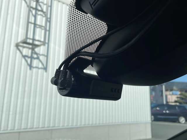 トヨタ クラウン ハイブリッド RS 三重県 2018(平30)年 2.5万km ホワイトパールクリスタルシャイン 禁煙/ワンオーナー/純正ナビ/バックカメラ/前後ドラレコ/ETＣ/ＢＳＭ/ＨＵＤ/ＡＣＣ/ＡＣ100Ｖ/ＵＳＢ給電/前後クリアランスソナー/リアクロストラフィックアラート/プリクラッシュ/ステアヒーター/シートヒーター/パワーシート/チルトテレスコピック/革巻きステアリング/ステアリングスイッチ/パドルシフト/ＬＥＤオートライト/ＬＥＤフォグ/オートリトラウィンカーミラー/スマートエントリーセット/セーフティーパッケージ