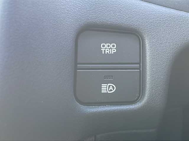 トヨタ クラウン ハイブリッド RS 三重県 2018(平30)年 2.5万km ホワイトパールクリスタルシャイン 禁煙/ワンオーナー/純正ナビ/バックカメラ/前後ドラレコ/ETＣ/ＢＳＭ/ＨＵＤ/ＡＣＣ/ＡＣ100Ｖ/ＵＳＢ給電/前後クリアランスソナー/リアクロストラフィックアラート/プリクラッシュ/ステアヒーター/シートヒーター/パワーシート/チルトテレスコピック/革巻きステアリング/ステアリングスイッチ/パドルシフト/ＬＥＤオートライト/ＬＥＤフォグ/オートリトラウィンカーミラー/スマートエントリーセット/セーフティーパッケージ