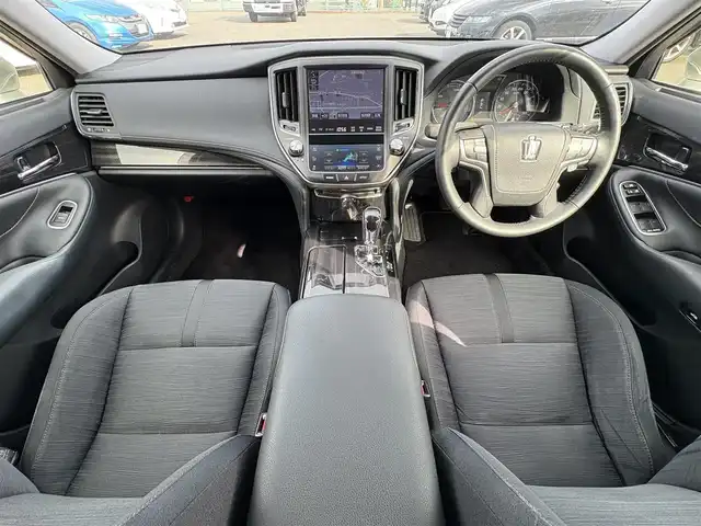 トヨタ クラウン ハイブリッド アスリートS ブラックスタイル 大分県 2014(平26)年 8.1万km プレシャスシルバー ・ナビ(HDD/CD/DVD/USB)/・バックカメラ/・フルセグテレビ/・レーダークルーズコントロール/・コーナーセンサー/・衝突軽減ブレーキ/・ドライブレコーダー/・ETC/・パワーシート/・シートメモリー/・ステアリングヒーター/・オートライト/・スマートキー/・プッシュスタートボタン/・純正アルミホイール