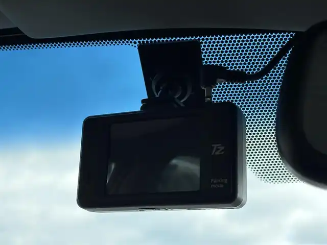 トヨタ クラウン ハイブリッド アスリートS ブラックスタイル 大分県 2014(平26)年 8.1万km プレシャスシルバー ・ナビ(HDD/CD/DVD/USB)/・バックカメラ/・フルセグテレビ/・レーダークルーズコントロール/・コーナーセンサー/・衝突軽減ブレーキ/・ドライブレコーダー/・ETC/・パワーシート/・シートメモリー/・ステアリングヒーター/・オートライト/・スマートキー/・プッシュスタートボタン/・純正アルミホイール