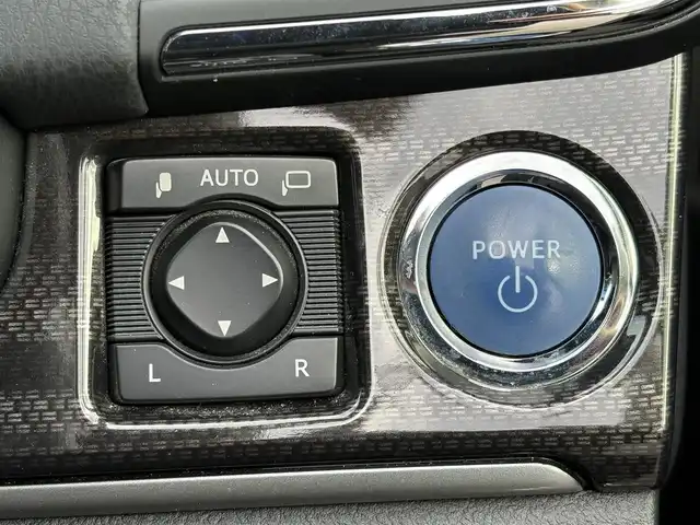 トヨタ クラウン ハイブリッド アスリートS ブラックスタイル 大分県 2014(平26)年 8.1万km プレシャスシルバー ・ナビ(HDD/CD/DVD/USB)/・バックカメラ/・フルセグテレビ/・レーダークルーズコントロール/・コーナーセンサー/・衝突軽減ブレーキ/・ドライブレコーダー/・ETC/・パワーシート/・シートメモリー/・ステアリングヒーター/・オートライト/・スマートキー/・プッシュスタートボタン/・純正アルミホイール