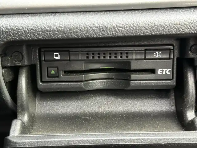 トヨタ クラウン ハイブリッド アスリートS ブラックスタイル 大分県 2014(平26)年 8.1万km プレシャスシルバー ・ナビ(HDD/CD/DVD/USB)/・バックカメラ/・フルセグテレビ/・レーダークルーズコントロール/・コーナーセンサー/・衝突軽減ブレーキ/・ドライブレコーダー/・ETC/・パワーシート/・シートメモリー/・ステアリングヒーター/・オートライト/・スマートキー/・プッシュスタートボタン/・純正アルミホイール