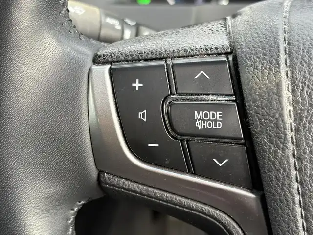 トヨタ クラウン ハイブリッド アスリートS ブラックスタイル 大分県 2014(平26)年 8.1万km プレシャスシルバー ・ナビ(HDD/CD/DVD/USB)/・バックカメラ/・フルセグテレビ/・レーダークルーズコントロール/・コーナーセンサー/・衝突軽減ブレーキ/・ドライブレコーダー/・ETC/・パワーシート/・シートメモリー/・ステアリングヒーター/・オートライト/・スマートキー/・プッシュスタートボタン/・純正アルミホイール