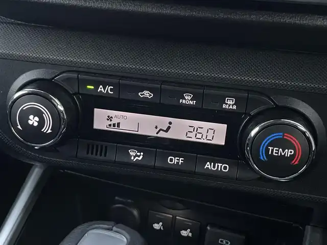 トヨタ ライズ Z 福島県 2025(令7)年 0.5万km ナチュラルベージュマイカM スマートアシスト/・衝突警報/・衝突回避支援ブレーキ機能/・標識認識機能/・先行車発進お知らせ機能/・アダプティブクルーズコントロール/・レーンキープコントロール/・車線逸脱警報機能/・車線逸脱抑制制御機能/・ふらつき警報/・路側逸脱警報/・誤発進抑制機能/社外メモリナビゲーション/型番：X9NX/【CD/DVD/SD/USB/HDMI/Bluetooth/TV】/バックカメラ/前後ドライブレコーダー/ビルトインETC/前席シートヒーター/LEDヘッドライト/・オートライト/・LEDフォグランプ/スマートキー/・プッシュスタート/ステアリングリモコン/アイドリングストップ/社外フロアマット