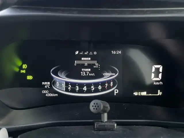 トヨタ ライズ Z 福島県 2025(令7)年 0.5万km ナチュラルベージュマイカM スマートアシスト/・衝突警報/・衝突回避支援ブレーキ機能/・標識認識機能/・先行車発進お知らせ機能/・アダプティブクルーズコントロール/・レーンキープコントロール/・車線逸脱警報機能/・車線逸脱抑制制御機能/・ふらつき警報/・路側逸脱警報/・誤発進抑制機能/社外メモリナビゲーション/型番：X9NX/【CD/DVD/SD/USB/HDMI/Bluetooth/TV】/バックカメラ/前後ドライブレコーダー/ビルトインETC/前席シートヒーター/LEDヘッドライト/・オートライト/・LEDフォグランプ/スマートキー/・プッシュスタート/ステアリングリモコン/アイドリングストップ/社外フロアマット