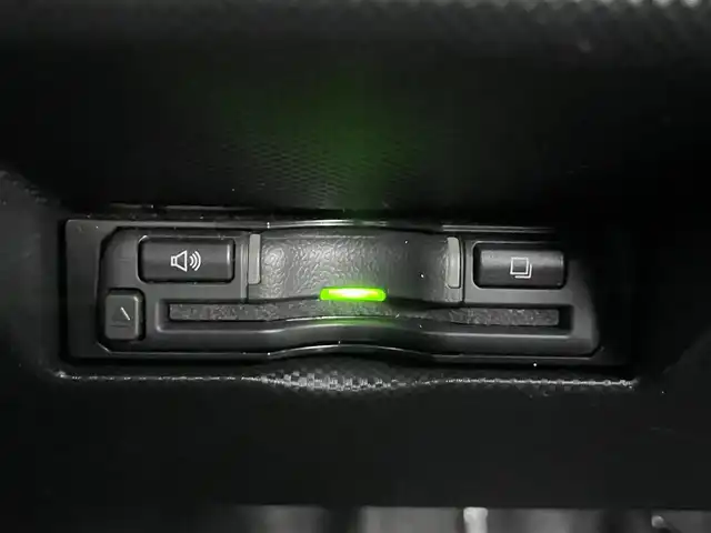 トヨタ ライズ Z 福島県 2025(令7)年 0.5万km ナチュラルベージュマイカM スマートアシスト/・衝突警報/・衝突回避支援ブレーキ機能/・標識認識機能/・先行車発進お知らせ機能/・アダプティブクルーズコントロール/・レーンキープコントロール/・車線逸脱警報機能/・車線逸脱抑制制御機能/・ふらつき警報/・路側逸脱警報/・誤発進抑制機能/社外メモリナビゲーション/型番：X9NX/【CD/DVD/SD/USB/HDMI/Bluetooth/TV】/バックカメラ/前後ドライブレコーダー/ビルトインETC/前席シートヒーター/LEDヘッドライト/・オートライト/・LEDフォグランプ/スマートキー/・プッシュスタート/ステアリングリモコン/アイドリングストップ/社外フロアマット