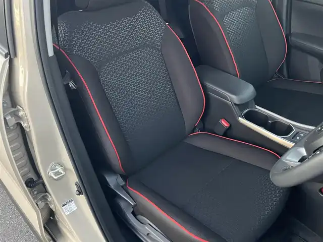 トヨタ ライズ Z 福島県 2025(令7)年 0.5万km ナチュラルベージュマイカM スマートアシスト/・衝突警報/・衝突回避支援ブレーキ機能/・標識認識機能/・先行車発進お知らせ機能/・アダプティブクルーズコントロール/・レーンキープコントロール/・車線逸脱警報機能/・車線逸脱抑制制御機能/・ふらつき警報/・路側逸脱警報/・誤発進抑制機能/社外メモリナビゲーション/型番：X9NX/【CD/DVD/SD/USB/HDMI/Bluetooth/TV】/バックカメラ/前後ドライブレコーダー/ビルトインETC/前席シートヒーター/LEDヘッドライト/・オートライト/・LEDフォグランプ/スマートキー/・プッシュスタート/ステアリングリモコン/アイドリングストップ/社外フロアマット