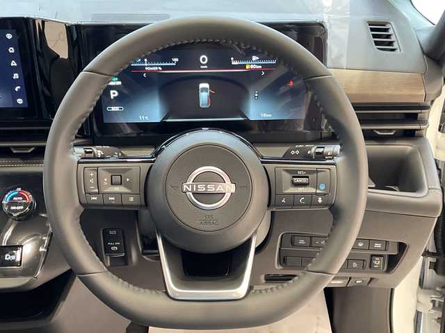 日産 セレナ e－パワー ハイウェイスター V 埼玉県 2025(令7)年 0.1千km パール プロパイロット/純正12.3インチナビ/　　BT/USB/HDMI/フルセグ/全方位カメラ/ワイヤレス充電/両側電動スライドドア/コーナーセンサー/レーダークルーズコントロール/レーンキープアシスト/デジタルインナーミラー/純正16インチアルミホイール/ETC2.0/スマートキー×2/禁煙車