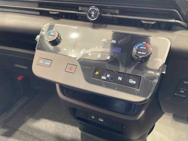 日産 セレナ e－パワー ハイウェイスター V 埼玉県 2025(令7)年 0.1千km パール プロパイロット/純正12.3インチナビ/　　BT/USB/HDMI/フルセグ/全方位カメラ/ワイヤレス充電/両側電動スライドドア/コーナーセンサー/レーダークルーズコントロール/レーンキープアシスト/デジタルインナーミラー/純正16インチアルミホイール/ETC2.0/スマートキー×2/禁煙車