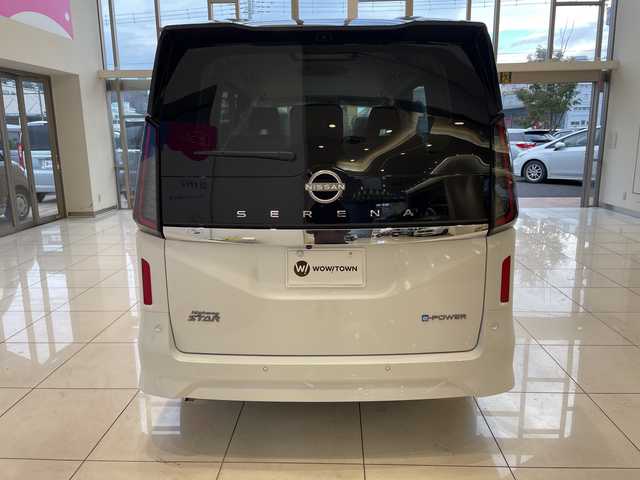 日産 セレナ e－パワー ハイウェイスター V 埼玉県 2025(令7)年 0.1千km パール プロパイロット/純正12.3インチナビ/　　BT/USB/HDMI/フルセグ/全方位カメラ/ワイヤレス充電/両側電動スライドドア/コーナーセンサー/レーダークルーズコントロール/レーンキープアシスト/デジタルインナーミラー/純正16インチアルミホイール/ETC2.0/スマートキー×2/禁煙車