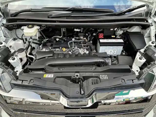 トヨタ ノア S－Z 千葉県 2024(令6)年 1.4万km ホワイトパールクリスタルシャイン トヨタセーフティセンス/純正10.5インチナビ（CD/DVD/TV/BT/HDMI）/13.2インチフリップダウンモニター/デジタルインナーミラー/ビルトインETC2.0/ドラレコ前後/バックモニター/レーダークルーズコントロール/ヘッドアップディスプレイ/両側パワースライド/コーナーセンサー/オートハイビーム/シートヒーター/革巻きステアリング/純正17インチホイール/ワンオーナー