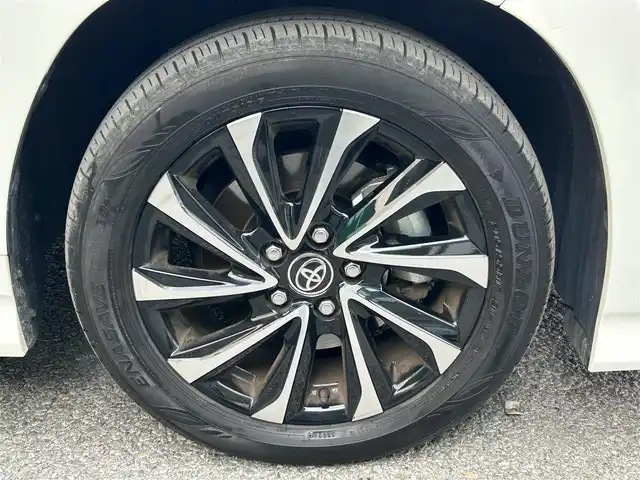 トヨタ ノア S－Z 千葉県 2024(令6)年 1.4万km ホワイトパールクリスタルシャイン トヨタセーフティセンス/純正10.5インチナビ（CD/DVD/TV/BT/HDMI）/13.2インチフリップダウンモニター/デジタルインナーミラー/ビルトインETC2.0/ドラレコ前後/バックモニター/レーダークルーズコントロール/ヘッドアップディスプレイ/両側パワースライド/コーナーセンサー/オートハイビーム/シートヒーター/革巻きステアリング/純正17インチホイール/ワンオーナー