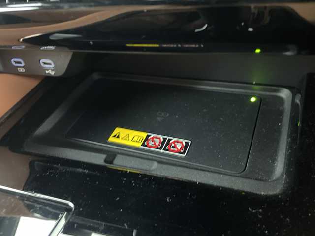 トヨタ ヴェルファイア ハイブリット Z プレミア 埼玉県 2024(令6)年 1.3万km プラチナホワイトパールマイカ ユニバーサルステップ/純正13.2型フリップダウンモニター/ガラスルーフ/純正ディスプレイオーディオ/(Bluetooth/USB/HDMI/AM/FM)/地デジフルセグ/前後ドライブレコーダー/ETC2.0/アダプティブクルーズコントロール/ブラインドスポットモニター/パーキングサポートブレーキ/車線逸脱警報/衝突軽減ブレーキ/クリアランスソナー/オートマチックハイビーム/ヘッドアップディスプレイ/パドルシフト/パワーバックドア/ワイヤレス充電/AC100V/デジタルインナーミラー/シートメモリー/オットマン/シートヒーター・ベンチレーション/電子パーキングシステム/ブレーキホールド/ロールサンシェード/プッシュスタート/ステアリングリモコン/ウィンカーミラー/電動格納ミラー/フロントフォグランプ/社外フロアマット/純正ドアバイザー/純正19インチアルミホイール