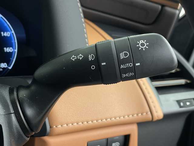 トヨタ ヴェルファイア ハイブリット Z プレミア 埼玉県 2024(令6)年 1.3万km プラチナホワイトパールマイカ ユニバーサルステップ/純正13.2型フリップダウンモニター/ガラスルーフ/純正ディスプレイオーディオ/(Bluetooth/USB/HDMI/AM/FM)/地デジフルセグ/前後ドライブレコーダー/ETC2.0/アダプティブクルーズコントロール/ブラインドスポットモニター/パーキングサポートブレーキ/車線逸脱警報/衝突軽減ブレーキ/クリアランスソナー/オートマチックハイビーム/ヘッドアップディスプレイ/パドルシフト/パワーバックドア/ワイヤレス充電/AC100V/デジタルインナーミラー/シートメモリー/オットマン/シートヒーター・ベンチレーション/電子パーキングシステム/ブレーキホールド/ロールサンシェード/プッシュスタート/ステアリングリモコン/ウィンカーミラー/電動格納ミラー/フロントフォグランプ/社外フロアマット/純正ドアバイザー/純正19インチアルミホイール