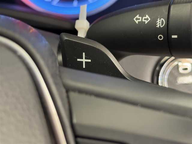 トヨタ クラウン ハイブリッド RS アドバンス 鹿児島県 2020(令2)年 8.2万km プレシャスブラックパール トヨタセーフティセンス/・プリクラッシュセーフティ/・レーントレーシングアシスト/・ロードサインアシスト/・オートマチックハイビーム/・レーダークルーズコントロール/・ヘッドアップディスプレイ/・リアクロストラフィックアラート/・クリアランスソナー/・ブラインドスポットモニター/・パーキングサポートブレーキ/サンルーフ/純正9インチディスプレイオーディオ/・ナビ機能/・フルセグTV/・BT/USB/AUX/・CD/DVD/SD/・AM.FM/パノラミックビューモニター/ビルトインETC/純正ドライブレコーダー/パーキングアシスト/D席メモリ付パワーシート/D/N席パワーシート/D/N席シートヒーター/D/N席エアーシート/革巻きステアリング/パドルシフト/ステアリングスイッチ/電動パーキングブレーキ/オートホールド/LEDヘッドライト/フォグランプ/オートライト/スマートキー/プッシュスタート/USBポート/ACコンセント/純正18インチAW/純正フロアマット/純正ドアバイザー/横滑り防止システム/電動格納ウィンカーミラー