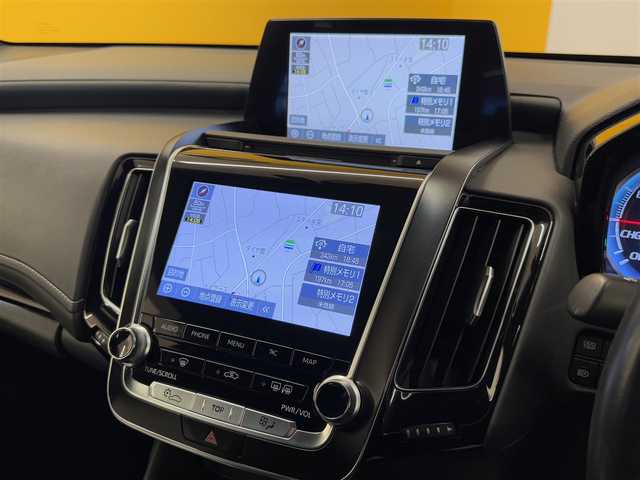 トヨタ クラウン ハイブリッド RS アドバンス 鹿児島県 2020(令2)年 8.2万km プレシャスブラックパール トヨタセーフティセンス/・プリクラッシュセーフティ/・レーントレーシングアシスト/・ロードサインアシスト/・オートマチックハイビーム/・レーダークルーズコントロール/・ヘッドアップディスプレイ/・リアクロストラフィックアラート/・クリアランスソナー/・ブラインドスポットモニター/・パーキングサポートブレーキ/サンルーフ/純正9インチディスプレイオーディオ/・ナビ機能/・フルセグTV/・BT/USB/AUX/・CD/DVD/SD/・AM.FM/パノラミックビューモニター/ビルトインETC/純正ドライブレコーダー/パーキングアシスト/D席メモリ付パワーシート/D/N席パワーシート/D/N席シートヒーター/D/N席エアーシート/革巻きステアリング/パドルシフト/ステアリングスイッチ/電動パーキングブレーキ/オートホールド/LEDヘッドライト/フォグランプ/オートライト/スマートキー/プッシュスタート/USBポート/ACコンセント/純正18インチAW/純正フロアマット/純正ドアバイザー/横滑り防止システム/電動格納ウィンカーミラー