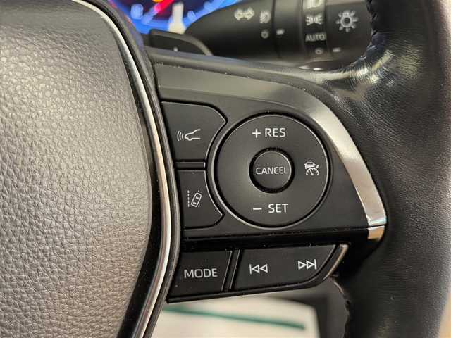 トヨタ クラウン ハイブリッド RS アドバンス 鹿児島県 2020(令2)年 8.2万km プレシャスブラックパール トヨタセーフティセンス/・プリクラッシュセーフティ/・レーントレーシングアシスト/・ロードサインアシスト/・オートマチックハイビーム/・レーダークルーズコントロール/・ヘッドアップディスプレイ/・リアクロストラフィックアラート/・クリアランスソナー/・ブラインドスポットモニター/・パーキングサポートブレーキ/サンルーフ/純正9インチディスプレイオーディオ/・ナビ機能/・フルセグTV/・BT/USB/AUX/・CD/DVD/SD/・AM.FM/パノラミックビューモニター/ビルトインETC/純正ドライブレコーダー/パーキングアシスト/D席メモリ付パワーシート/D/N席パワーシート/D/N席シートヒーター/D/N席エアーシート/革巻きステアリング/パドルシフト/ステアリングスイッチ/電動パーキングブレーキ/オートホールド/LEDヘッドライト/フォグランプ/オートライト/スマートキー/プッシュスタート/USBポート/ACコンセント/純正18インチAW/純正フロアマット/純正ドアバイザー/横滑り防止システム/電動格納ウィンカーミラー