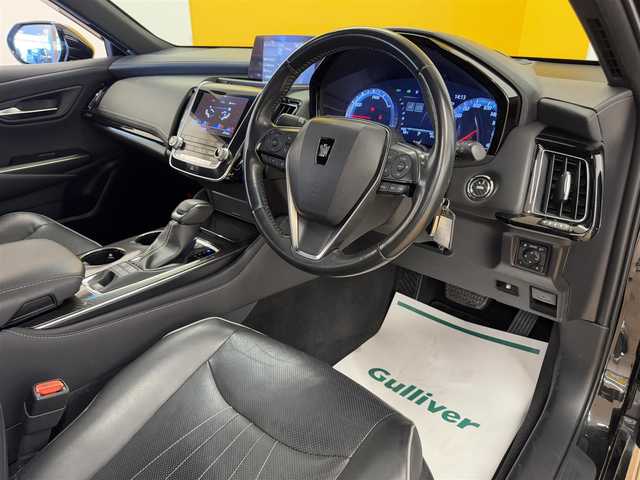 トヨタ クラウン ハイブリッド RS アドバンス 鹿児島県 2020(令2)年 8.2万km プレシャスブラックパール トヨタセーフティセンス/・プリクラッシュセーフティ/・レーントレーシングアシスト/・ロードサインアシスト/・オートマチックハイビーム/・レーダークルーズコントロール/・ヘッドアップディスプレイ/・リアクロストラフィックアラート/・クリアランスソナー/・ブラインドスポットモニター/・パーキングサポートブレーキ/サンルーフ/純正9インチディスプレイオーディオ/・ナビ機能/・フルセグTV/・BT/USB/AUX/・CD/DVD/SD/・AM.FM/パノラミックビューモニター/ビルトインETC/純正ドライブレコーダー/パーキングアシスト/D席メモリ付パワーシート/D/N席パワーシート/D/N席シートヒーター/D/N席エアーシート/革巻きステアリング/パドルシフト/ステアリングスイッチ/電動パーキングブレーキ/オートホールド/LEDヘッドライト/フォグランプ/オートライト/スマートキー/プッシュスタート/USBポート/ACコンセント/純正18インチAW/純正フロアマット/純正ドアバイザー/横滑り防止システム/電動格納ウィンカーミラー