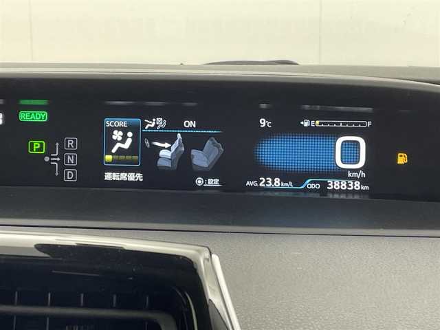 トヨタ プリウス S ツーリングセレクション 奈良県 2021(令3)年 3.9万km アティチュードブラックマイカ 純正ディスプレイオーディオ/アイドリングストップ/クルーズコントロール/ビルトインETC/プッシュスタート/アラウンドビューモニター/純正フロアマット/コーナーセンサー前後/純正アルミホイール/シートヒーター（D＋N席）/アダプティブクルーズコントロール（ACC）/クリアランスソナー/USB/シートヒーター/LEDヘッドライト＆フォグランプ/オートマチックハイビーム/スマートキー/横滑り防止機能/電動格納ミラー