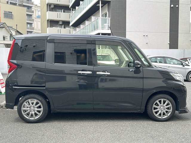 トヨタ ルーミー カスタムG S 埼玉県 2018(平30)年 7.2万km ブラックマイカメタリック 走行距離71671km/ワンオーナー/純正SDナビ（NSZT-W66T）/AM/FM/CD/MSV/フルセグＴＶ/バックカメラ/フリップダウンモニター/純正フロアマット/社外14インチAW(スタッドレス)/両側パワースライドドア/革巻きハンドル/クルーズコントロール/車線逸脱警報/衝突被害軽減システム/横滑り防止装置/先行車発進警報/アイドリングストップ/プッシュスタート/ドアバイザー/LEDヘッドライト/フォグランプ/電動格納ミラー/ウィンカーミラー/スマートキー×１/保証書/取扱説明書