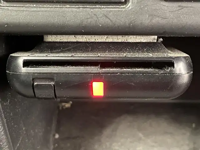 スズキ アルト S 滋賀県 2015(平27)年 7.5万km ピュアレッド 禁煙車/７インチKENWOODナビ/(ワンセグTV・Bluetooth・CD・DVD・USB・ipod・SD)/ETC/シートヒーター/衝突軽減機能/横滑り防止機能/ABS/ヘッドライトレベライザー/革調シートカバー/リモコンキー/スペアキー/エアコン/電動格納ミラー/パワーウィンドウ/社外フロアマット