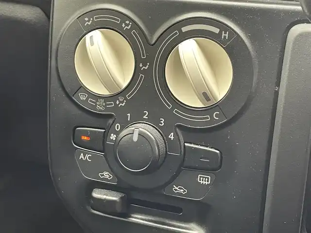スズキ アルト S 滋賀県 2015(平27)年 7.5万km ピュアレッド 禁煙車/７インチKENWOODナビ/(ワンセグTV・Bluetooth・CD・DVD・USB・ipod・SD)/ETC/シートヒーター/衝突軽減機能/横滑り防止機能/ABS/ヘッドライトレベライザー/革調シートカバー/リモコンキー/スペアキー/エアコン/電動格納ミラー/パワーウィンドウ/社外フロアマット