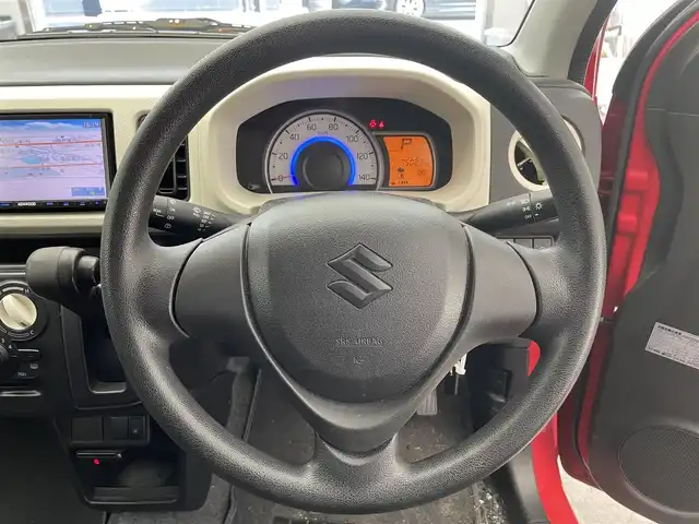 スズキ アルト S 滋賀県 2015(平27)年 7.5万km ピュアレッド 禁煙車/７インチKENWOODナビ/(ワンセグTV・Bluetooth・CD・DVD・USB・ipod・SD)/ETC/シートヒーター/衝突軽減機能/横滑り防止機能/ABS/ヘッドライトレベライザー/革調シートカバー/リモコンキー/スペアキー/エアコン/電動格納ミラー/パワーウィンドウ/社外フロアマット