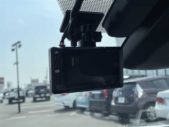 トヨタ プリウス ＰＨＶ A ナビパッケージ 茨城県 2020(令2)年 2.4万km スーパーホワイトⅡ 純正ナビ/【AM・FM・USB・iPod・BT・TV】/パーキングアシスト/パワーシート/シートヒーター/BSM/HUD/前方ドラレコ/ビルトインETC2.0/全方位カメラ/レーダークルコン/ステアリングヒーター/ステリモ/社外アルミホイール/トヨタセーフティセンス