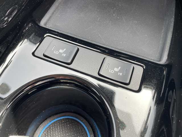 トヨタ プリウス ＰＨＶ A ナビパッケージ 茨城県 2020(令2)年 2.4万km スーパーホワイトⅡ 純正ナビ/【AM・FM・USB・iPod・BT・TV】/パーキングアシスト/パワーシート/シートヒーター/BSM/HUD/前方ドラレコ/ビルトインETC2.0/全方位カメラ/レーダークルコン/ステアリングヒーター/ステリモ/社外アルミホイール/トヨタセーフティセンス
