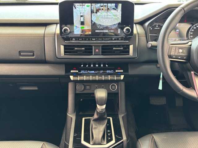 三菱 トライトン GSR 埼玉県 2024(令6)年 0.8万km ダイヤモンドブラックマイカ e-Assist/純正9インチナビ/　　USB/BT/フルセグTV/マルチアラウンドモニター/レーダークルーズコントロール/LEDオートライト/レザーシート/パワーシート/シートヒーター/ステアリングヒーター/ステアリングスイッチ/アイドリングストップ/プッシュスタート/ETC/禁煙車