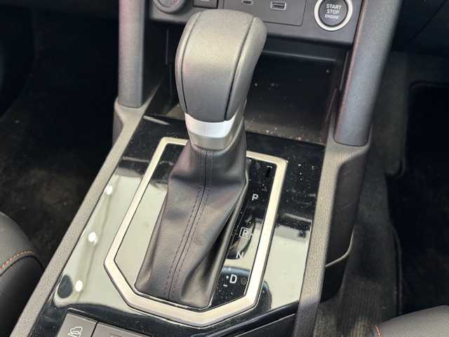 三菱 トライトン GSR 埼玉県 2024(令6)年 0.8万km ダイヤモンドブラックマイカ e-Assist/純正9インチナビ/　　USB/BT/フルセグTV/マルチアラウンドモニター/レーダークルーズコントロール/LEDオートライト/レザーシート/パワーシート/シートヒーター/ステアリングヒーター/ステアリングスイッチ/アイドリングストップ/プッシュスタート/ETC/禁煙車