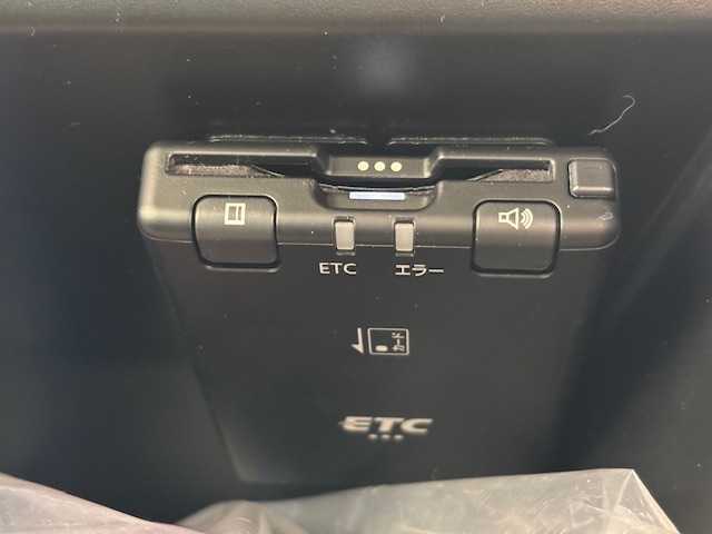 三菱 トライトン GSR 埼玉県 2024(令6)年 0.8万km ダイヤモンドブラックマイカ e-Assist/純正9インチナビ/　　USB/BT/フルセグTV/マルチアラウンドモニター/レーダークルーズコントロール/LEDオートライト/レザーシート/パワーシート/シートヒーター/ステアリングヒーター/ステアリングスイッチ/アイドリングストップ/プッシュスタート/ETC/禁煙車