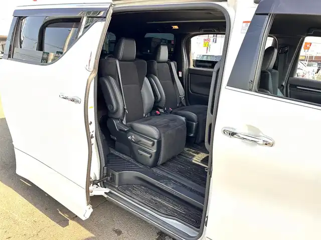 トヨタ ヴェルファイア Z ゴールデンアイズ 宮城県 2020(令2)年 3.3万km ホワイトパールクリスタルシャイン TRDフルエアロ（F/S/R）/セーフティセンス/・プリクラッシュセーフティ/・レーントレーシングアシスト/・ロードサインアシスト/・アダプティブハイビームシステム/・レーダークルーズコントロール（全車速追従機能付）/インテリジェントクリアランスソナー/純正12インチフリップダウンモニター（V12T-R68C）/9インチディスプレイオーディオ/・ナビ機能付/・CD/DVDデッキ/・Bluetooth/・フルセグTV/バックカメラ/ビルトインETC/ドライブレコーダー/AC100V/100Wコンセント/パワーバックドア/両側パワースライドドア/ハーフレザーシート/ウッドコンビステアリング/ステアリングスイッチ/電動パーキングブレーキ/ブレーキホールド/3眼LEDヘッドランプ/フォグランプ/オートライト/スマートキー＆プッシュスタート/電動格納ミラー/純正18インチAW/フロアマット/ドアバイザー/W/サイド/カーテンエアバッグ