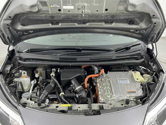 日産 ノート e－パワー X 愛知県 2020(令2)年 1.6万km ダークメタルグレー 禁煙車/衝突軽減ブレーキ/レーンキープアシスト/7インチナビ/・バックカメラ/・Bluetooth/DENSOドライブレコーダー(261201-0041)/ETC/コーナーセンサー/スマートキー/プッシュスタート/フロアマット/純正アルミホイール