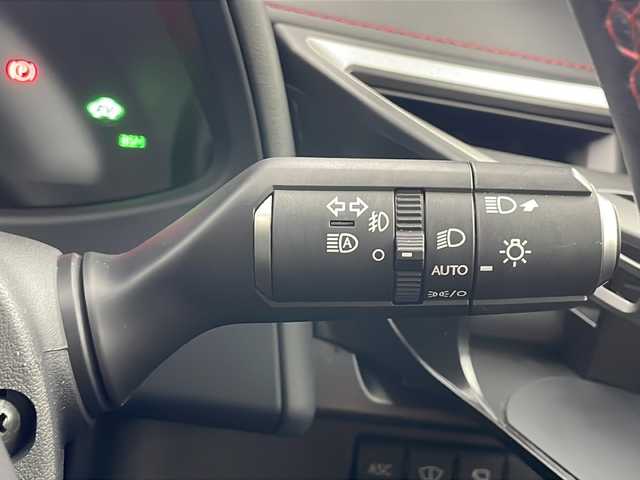 レクサス ＵＸ 250h Fスポーツ 岐阜県 2021(令3)年 4.5万km ホワイトノーヴァガラスフレーク サンルーフ　/メーカーナビ　/全方位カメラ　/ブラインドスポットモニター　/ヘッドアップディスプレイ　/レッドレザーシート　/パワーシート/メモリシート/シートヒーター　/シートクーラー　/ハンドルヒーター　/ＥＴＣ２．０　/ドライブレコーダー/パドルシフト/電動リアゲート