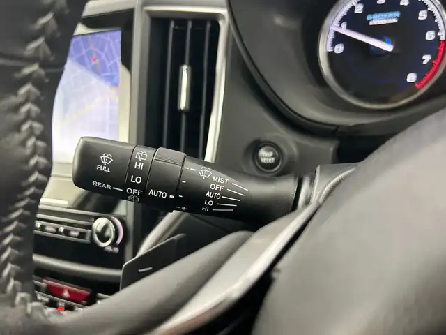 スバル フォレスター ハイブリッド アドバンス 愛知県 2020(令2)年 2.2万km クリスタルホワイトP 禁煙車/純正8インチナビ/（CD/Bluetooth/フルセグTV)/サイド・フロントカメラ/アイサイト/レーンキープアシスト/ブラインドスポットモニター/オートマチックハイビーム/追従式クルーズコントロール/ETC/デジタルインナーミラー/レザーシート/パワーシート/シートヒーター/ステアリングヒーター/ルーフレール/パドルシフト/純正アルミホイール/LEDヘッドライト/スマートキー