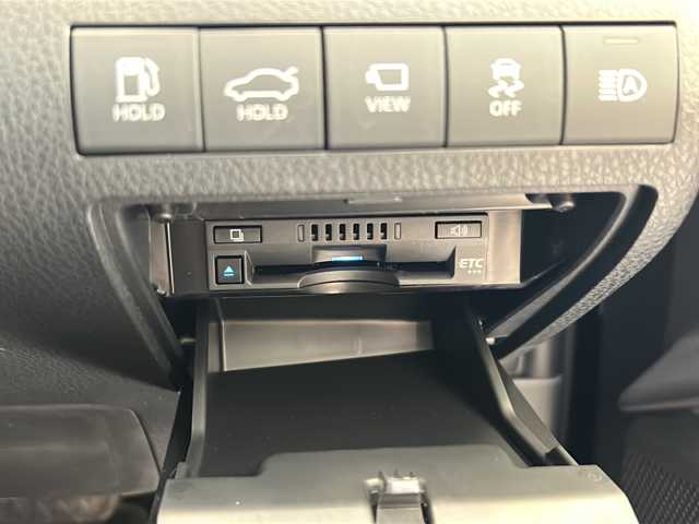 トヨタ カムリ WSレザーパッケージ 岐阜県 2021(令3)年 2万km アティチュードブラックマイカ 純正９インチディスプレイオーディオ/パノラミックビューモニター/ブラインドスポットモニター/ヘッドアップディスプレイ/黒レザーシート/シートヒーター/ビルトインＥＴＣ/セーフティセンス/レーダークルーズコントロール/ＬＥＤヘッドライト