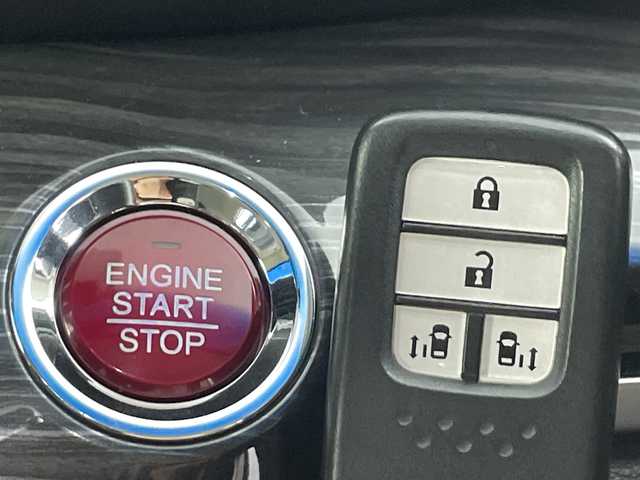 ホンダ オデッセイ アブソルート 愛知県 2014(平26)年 6.9万km プレミアムヴィーナスブラックP 禁煙車/９インチナビ/（AM/FM/Bluetooth/フルセグTV）/バックカメラ/フリップダウンモニター/クルーズコントロール/シティブレーキアクティブシステム/ドライブレコーダー/ETC/ハーフレザーシート/両側パワースライドドア/純正アルミホイール/LEDヘッドライト/オートライト/プッシュスタート/スマートキー/電動格納ミラー
