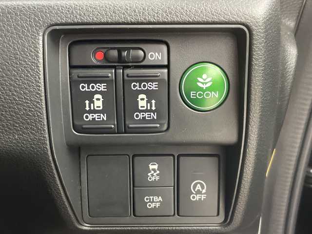 ホンダ オデッセイ アブソルート 愛知県 2014(平26)年 6.9万km プレミアムヴィーナスブラックP 禁煙車/９インチナビ/（AM/FM/Bluetooth/フルセグTV）/バックカメラ/フリップダウンモニター/クルーズコントロール/シティブレーキアクティブシステム/ドライブレコーダー/ETC/ハーフレザーシート/両側パワースライドドア/純正アルミホイール/LEDヘッドライト/オートライト/プッシュスタート/スマートキー/電動格納ミラー
