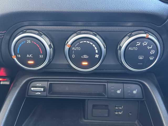 マツダ ロードスター ＲＦ VS 神奈川県 2019(令1)年 4万km エターナルブルーマイカ ワンオーナー/純正ナビ(USB/AUX/BT/フルセグTV)/バックカメラ/BOSEサウンドシステム/クルーズコントロール/パドルシフト/衝突被害軽減ブレーキ/レーンキープアシスト/横滑り防止装置/BSM/黒レザーシート/D/N席シートヒーター/ETC/オートライト/純正フロアマット/ステアリングスイッチ/スペアキー×1/保証書/取扱説明書