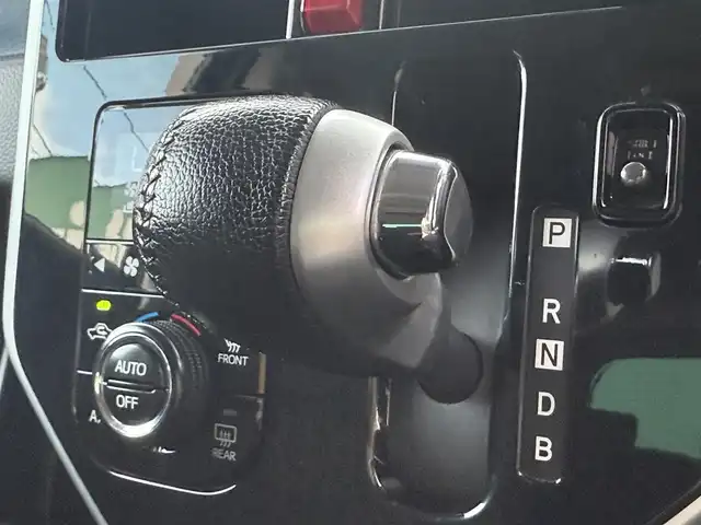 トヨタ タンク カスタムG－T 千葉県 2018(平30)年 5.1万km ブラックマイカメタリック 純正SDナビ/フリップダウンモニター/両側パワースライドドア/クルーズコントロール/ETC2.0/バックカメラ/フルセグTV/CD/DVD/BT/オートライト/LEDヘッドライト/LEDフォグライト/プリクラッシュセーフティ/横滑り防止装置/プッシュスタート/スマートキー/純正15インチAW
