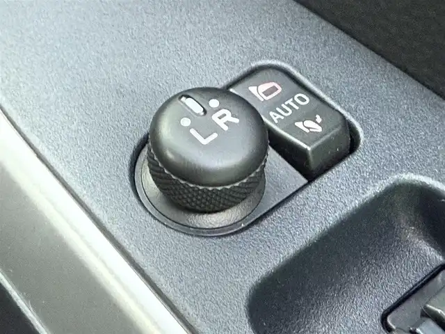 トヨタ タンク カスタムG－T 千葉県 2018(平30)年 5.1万km ブラックマイカメタリック 純正SDナビ/フリップダウンモニター/両側パワースライドドア/クルーズコントロール/ETC2.0/バックカメラ/フルセグTV/CD/DVD/BT/オートライト/LEDヘッドライト/LEDフォグライト/プリクラッシュセーフティ/横滑り防止装置/プッシュスタート/スマートキー/純正15インチAW